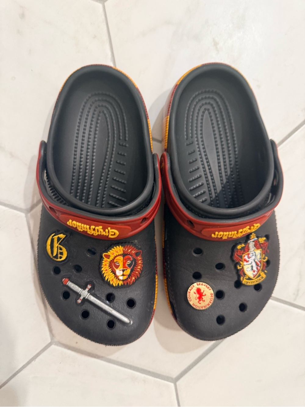 Crocs kids Black & Red Magical Gryffindor Clog Shoes j3